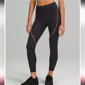 Lululemon Size 8 Black 25" Power Thru High Rise tight (leggings) colour seam